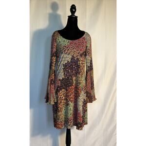 MSK Printed Bell- Sleeves Shift Dress with opening at elbow. Pullover Scoop Neck